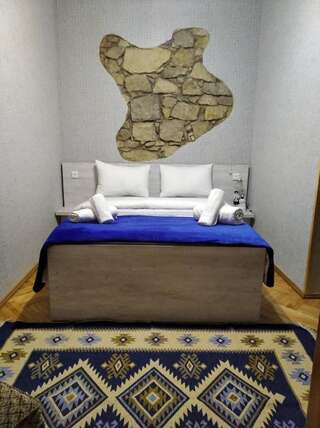 Гостевой дом Guesthouse Litoros Кутаиси Двухместный номер Делюкс с 1 кроватью и душем-3