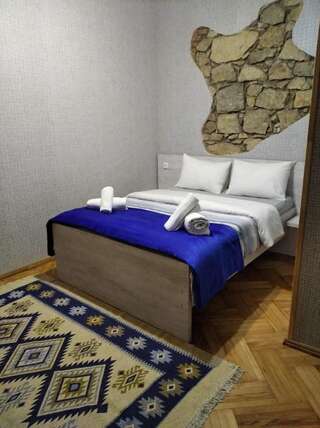 Гостевой дом Guesthouse Litoros Кутаиси Двухместный номер Делюкс с 1 кроватью и душем-4