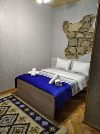Гостевой дом Guesthouse Litoros Кутаиси Двухместный номер Делюкс с 1 кроватью и душем-1